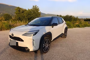 Toyota Yaris cross gr sport my24 130 cv