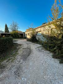 CESURE- 2 Garage, 1Posto auto coperto, 5 scoperti