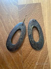 Orecchini in legno marrone e oro