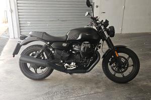 Moto Guzzi V7 850