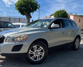 VOLVO - XC60 2.0 d4 Momentum 163cv geartronic