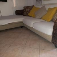 Divano in rattan naturale