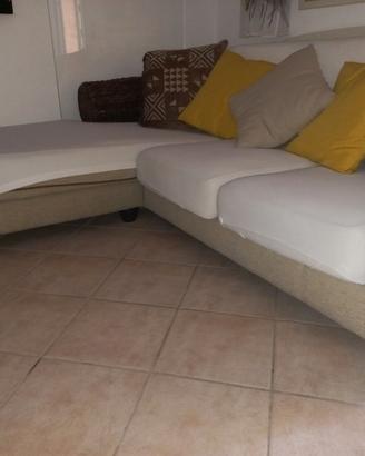 Divano in rattan naturale