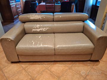 Due divani 2 posti misura 3 posti