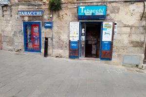 Zona centrale Tabaccheria, lotteria, edicola