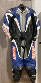 tuta moto, giacca e due caschi jet.