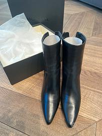 Monãme. Stivaletti in pelle capretto nero