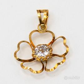 Ciondolo in oro giallo 18 kt a fiore 18kt E.236
