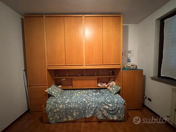 Cameretta in legno massello a ponte con scrittoio