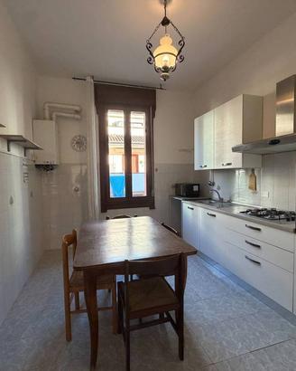 Appartamento di 125 m² con 4 locali e box auto a S