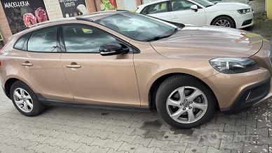 Volvo V 40 cross