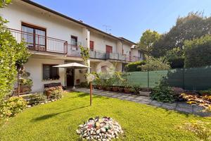 VILLA A SCHIERA CENTRALE A ZEVIO