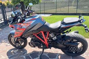 KTM Super Duke 1290 GT
