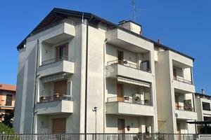 3 LOCALI A CARDANO AL CAMPO