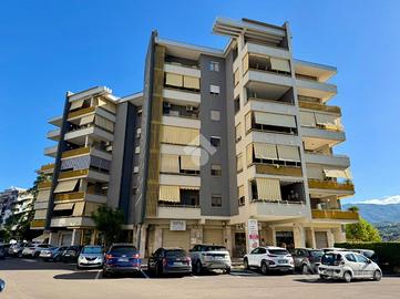 3 LOCALI A RENDE