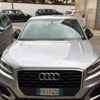 Audi Q2 business s-tronic