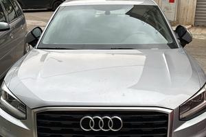 Audi Q2 business s-tronic
