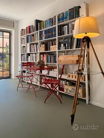 Scrivania condivisa in studio di architettura