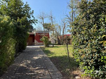 VILLA A SCHIERA D'ANGOLO A CASSANO DELLE MURGE