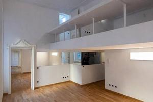 Immobile di 240 m² con più di 5 locali a Milano