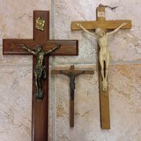 3 crocifissi cristiani legno vintage 
