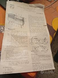 mobile con radio e giradischi 