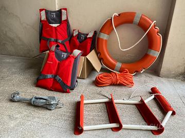 Dotazioni di bordo e remi in alluminio tender