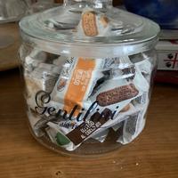 Biscottiera vetro con biscotti Gentilini