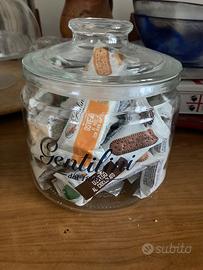 Biscottiera vetro con biscotti Gentilini