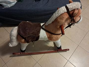 cavallo a dondolo