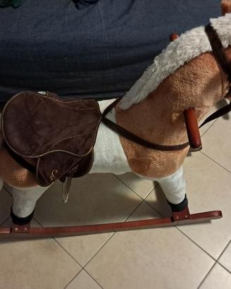 cavallo a dondolo