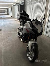 BMW F900 XR
