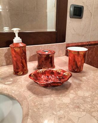 Dispenser sapone liquido con accessori 