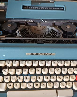 Macchina da scrivere Olivetti vintage