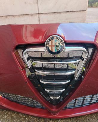 Paraurti ant con fori lava fari alfa romeo giuliet