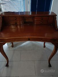scrittoio vintage con sedia 