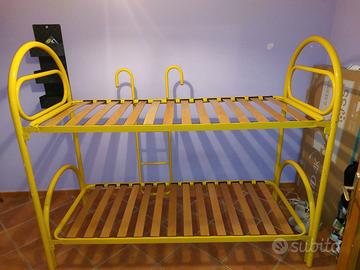 LETTO A CASTELLO CON DOGHE IN BUONE CONDIZIONI