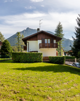 Affitti brevi - Villa con giardino e box privati