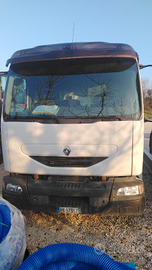 Autocarro con ribaltabile