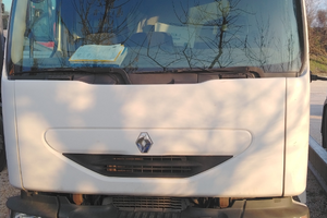 Autocarro con ribaltabile