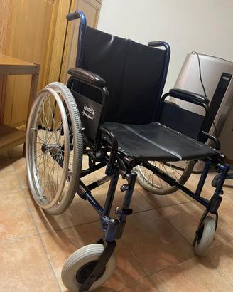 Carrozzina per disabili 55cm +cuscino antidecubito