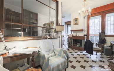 AMPIO 5 LOCALI CON TERRAZZO