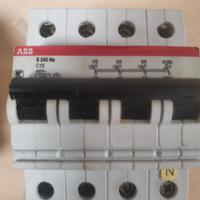 Interruttore magnetotermico 3p+n 4,5kA 10A