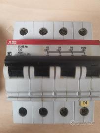 Interruttore magnetotermico 3p+n 4,5kA 10A