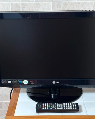 TV LG 22LD320 22” + TELECOMANDO UNIVERALE MELICONI