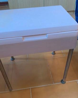 sgabello da bagno vintage rosa con contenitore