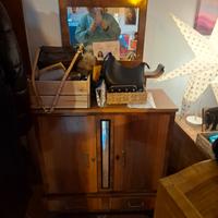 mobiletto con specchio