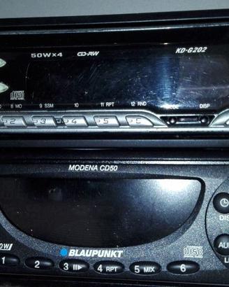 AUTORADIO DIGITALE CON LETTORE CD-