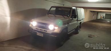 land cruiser toyota  cilindrata 3,5