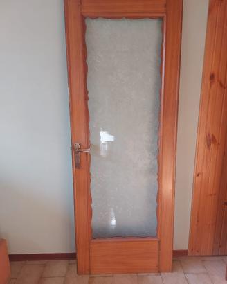 Porte in legno noce complete di cornice